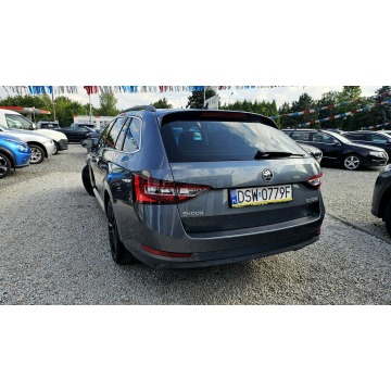 Skoda Superb  Kombi 2016,  2.0 diesel, automat - Na sprzedaż za 49 900 zł - Świdnica - zdjęcie 8