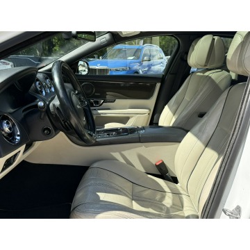 Jaguar XJ  Sedan/Limuzyna 2014,  5.0 benzyna, automat - Na sprzedaż za 79 800 zł - Pęcice - zdjęcie 11