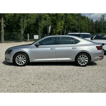 Skoda Superb  Sedan/Limuzyna 2018,  2.0 benzyna, automat - Na sprzedaż za 79 900 zł - Pęcice - zdjęcie 4