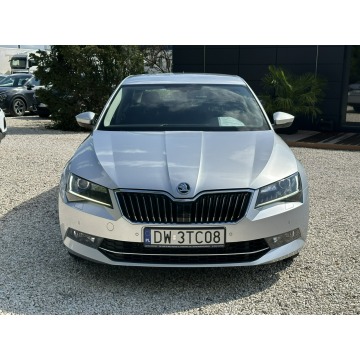 Skoda Superb  Sedan/Limuzyna 2018,  2.0 benzyna, automat - Na sprzedaż za 79 900 zł - Pęcice - zdjęcie 2