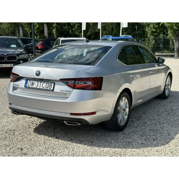 Skoda Superb  Sedan/Limuzyna 2018,  2.0 benzyna, automat - Na sprzedaż za 79 900 zł - Pęcice - zdjęcie 7