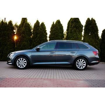 Skoda Superb  Kombi 2019,  2.0 benzyna, automat - Na sprzedaż za 58 794 zł - Rzekuń - zdjęcie 2