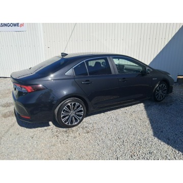 Toyota Corolla  Sedan/Limuzyna 2021,  1.8 hybryda, automat - Na sprzedaż za 57 933 zł - Komorniki - zdjęcie 7