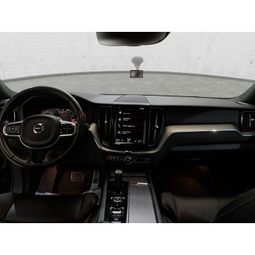 Volvo   SUV 2020,  2.0 benzyna, automat - Na sprzedaż za 107 625 zł - Komorniki - zdjęcie 9