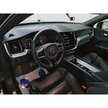 Volvo   SUV 2020,  2.0 benzyna, automat - Na sprzedaż za 107 625 zł - Komorniki - zdjęcie 11
