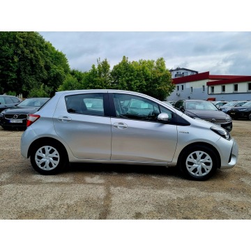 Toyota Yaris  Hatchback 2020,  1.5 hybryda, automat - Na sprzedaż za 47 900 zł - Szczecin - zdjęcie 4
