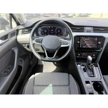 Volkswagen Passat  Kombi 2023,  2.0 diesel, automat - Na sprzedaż za 104 900 zł - Wrocław - zdjęcie 5