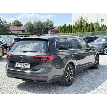 Volkswagen Passat  Kombi 2023,  2.0 diesel, automat - Na sprzedaż za 104 900 zł - Wrocław - zdjęcie 9