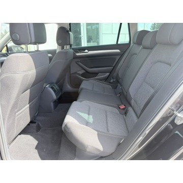 Volkswagen Passat  Kombi 2023,  2.0 diesel, automat - Na sprzedaż za 104 900 zł - Wrocław - zdjęcie 11