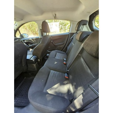 Peugeot 208  Hatchback 2013,  1.4 diesel - Na sprzedaż za 13 999 zł - Głogów - zdjęcie 10