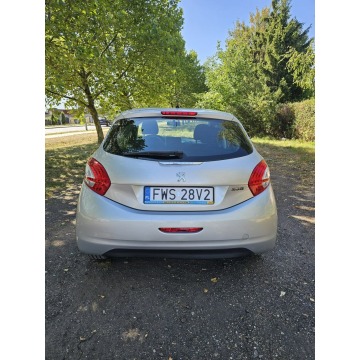 Peugeot 208  Hatchback 2013,  1.4 diesel - Na sprzedaż za 13 999 zł - Głogów - zdjęcie 8