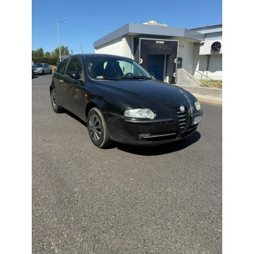Alfa Romeo 147  Hatchback 2004,  1.6 benzyna+LPG - Na sprzedaż za 2 700,00 zł - Głogów - zdjęcie 2