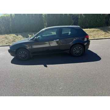 Alfa Romeo 147  Hatchback 2004,  1.6 benzyna+LPG - Na sprzedaż za 2 700,00 zł - Głogów - zdjęcie 4
