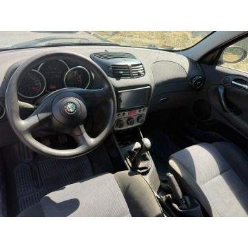 Alfa Romeo 147  Hatchback 2004,  1.6 benzyna+LPG - Na sprzedaż za 2 700,00 zł - Głogów - zdjęcie 11
