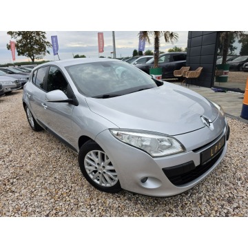 Renault Megane  Hatchback 2011,  2.0 benzyna+LPG, automat - Na sprzedaż za 15 999 zł - Nowe Sójki - zdjęcie 2