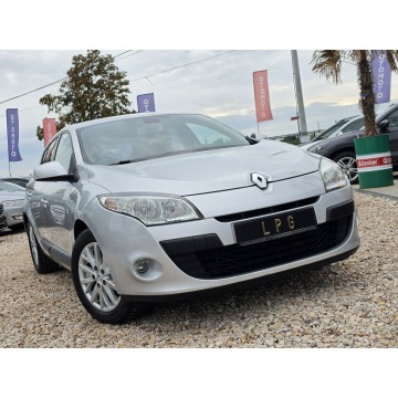 Renault Megane  Hatchback 2011,  2.0 benzyna+LPG, automat - Na sprzedaż za 15 999 zł - Nowe Sójki - zdjęcie 8