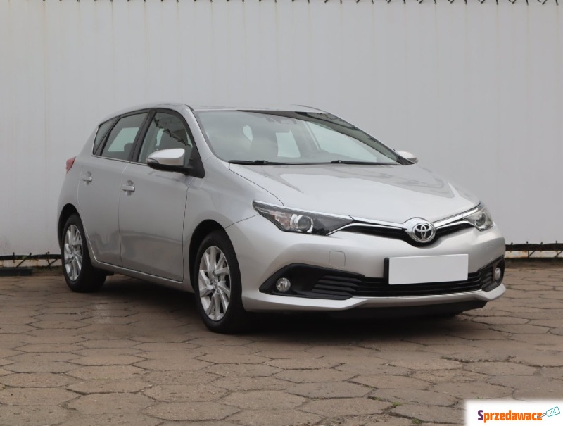 Toyota Auris  Hatchback 2017,  1.2 benzyna - Na sprzedaż za 39 999 zł - Łódź