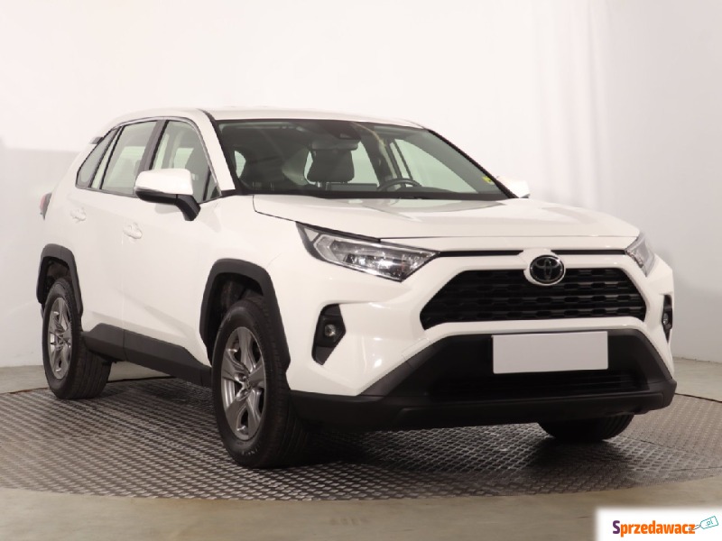 Toyota   SUV 2022,  2.0 benzyna - Na sprzedaż za 95 999 zł - Katowice