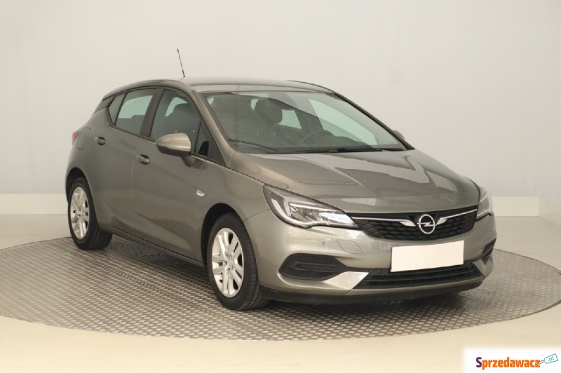 Opel Astra  Hatchback 2020,  1.2 benzyna - Na sprzedaż za 41 999 zł - Zabrze