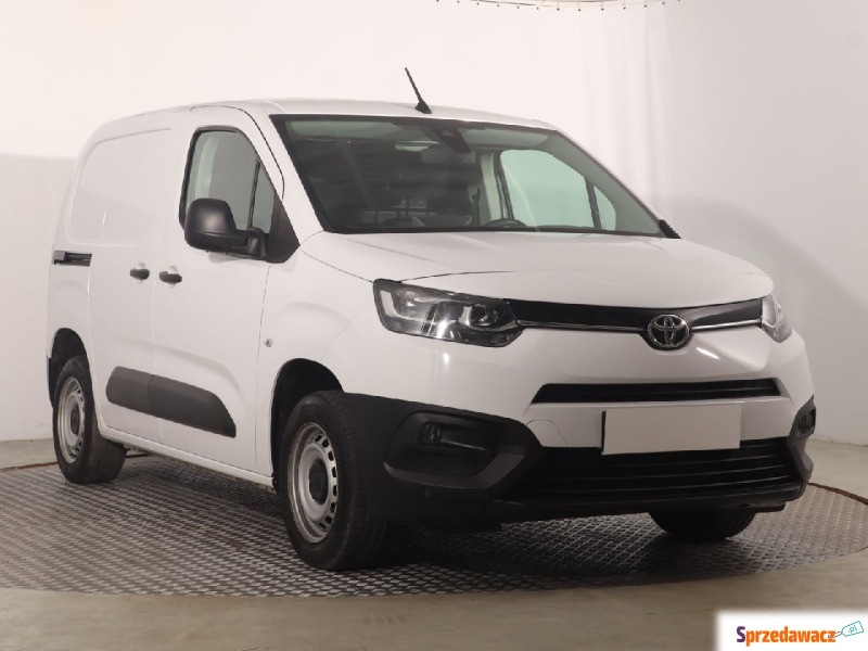 Toyota ProAce  Pick-up 2023,  1.5 diesel - Na sprzedaż za 56 999 zł - Katowice