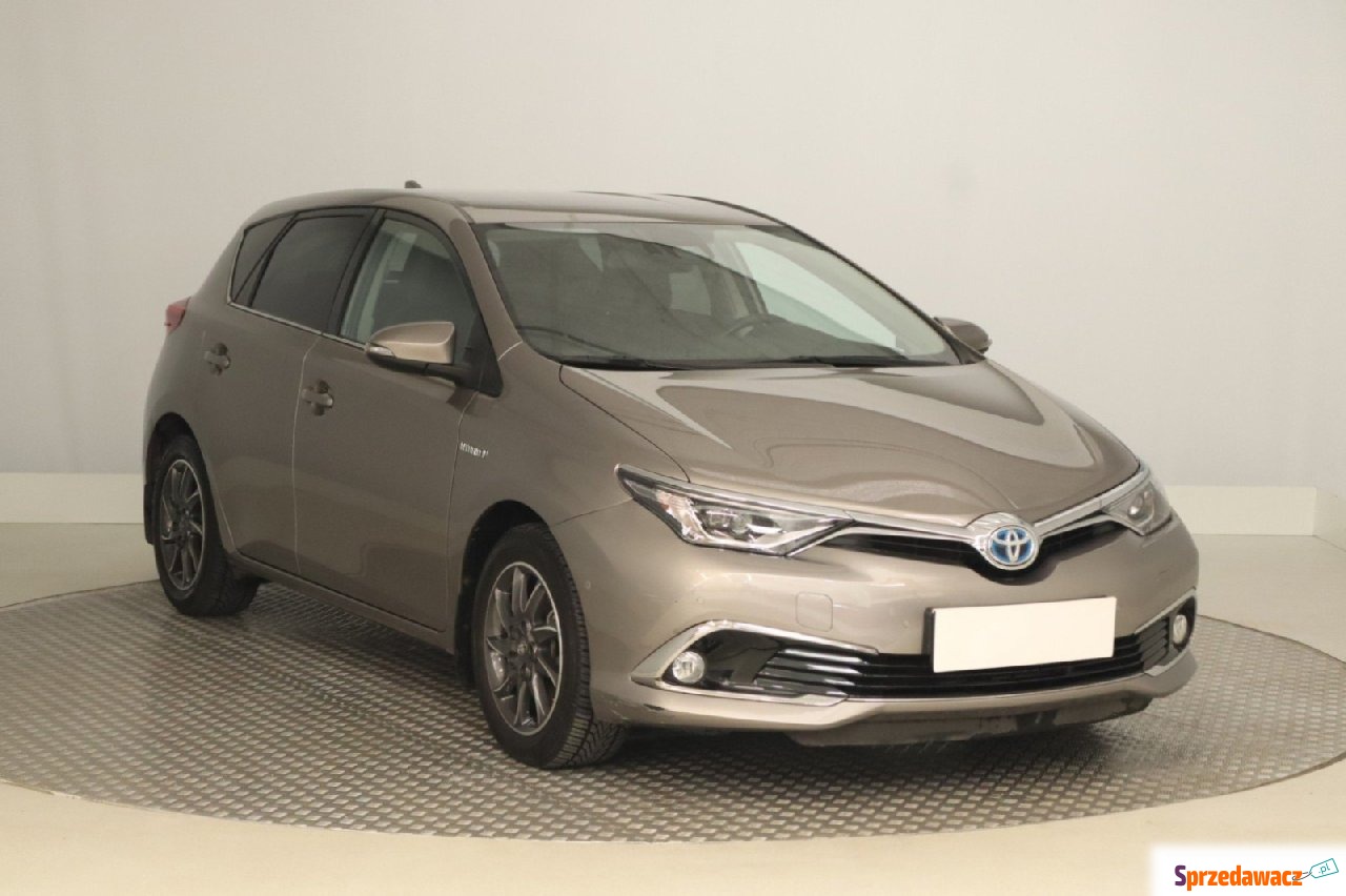 Toyota Auris 2015