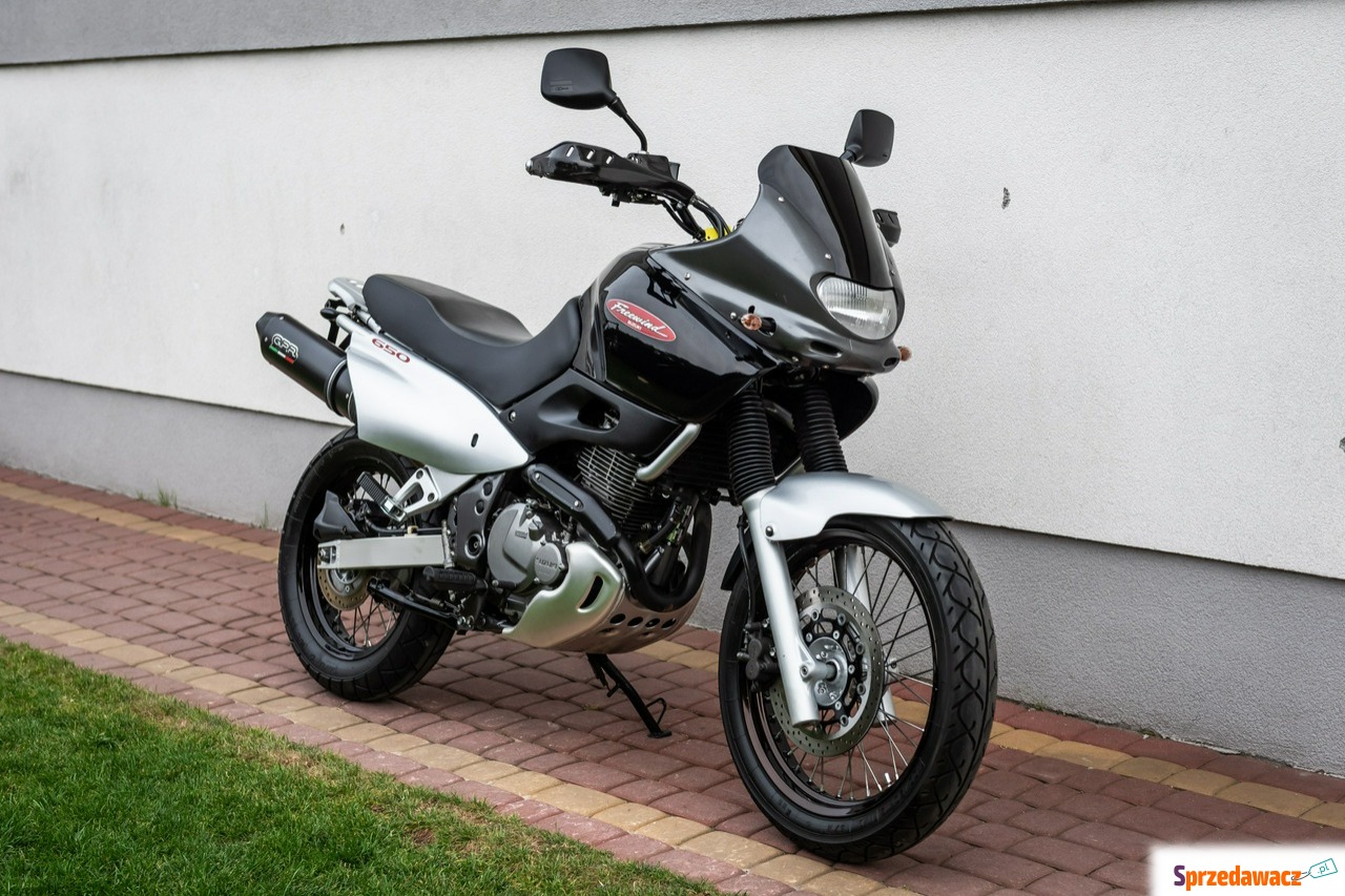 Suzuki XF - 650 FREEWIND R 1998...