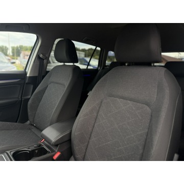Volkswagen Golf  Kombi 2023,  1.5 benzyna, automat - Na sprzedaż za 69 900 zł - Będzin - zdjęcie 10