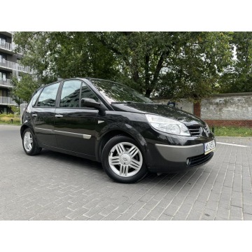 Renault Megane  Hatchback 2004,  1.6 benzyna - Na sprzedaż za 5 900,00 zł - Warszawa - zdjęcie 2