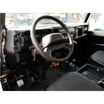 Land Rover Defender  Terenowy 2005,  2.5 diesel - Na sprzedaż za 49 900 zł - Warszawa - zdjęcie 4