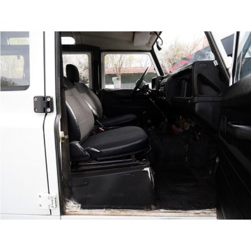 Land Rover Defender  Terenowy 2005,  2.5 diesel - Na sprzedaż za 49 900 zł - Warszawa - zdjęcie 7