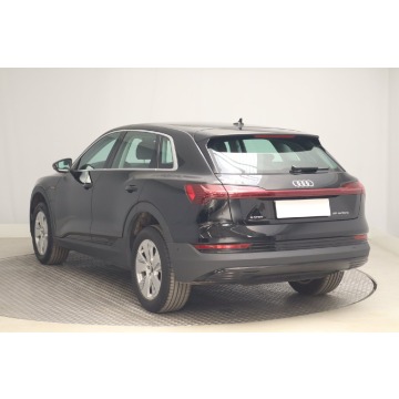 Audi   SUV 2022 elektryczny, automat - Na sprzedaż za 119 999 zł - Zabrze - zdjęcie 6