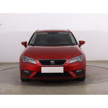 Seat Leon  Kombi 2018,  1.2 benzyna - Na sprzedaż za 44 999 zł - Starachowice - zdjęcie 2