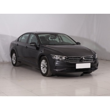 VW Passat 1.5 TSI (150KM), 2022