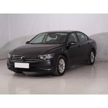 Volkswagen Passat  Liftback 2022,  1.5 benzyna, automat - Na sprzedaż za 71 499 zł - Wodzisław Śląski - zdjęcie 3
