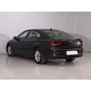 Volkswagen Passat  Liftback 2022,  1.5 benzyna, automat - Na sprzedaż za 71 499 zł - Wodzisław Śląski - zdjęcie 5