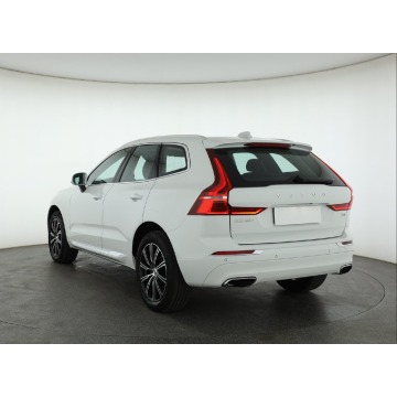 Volvo XC60  SUV 2020,  2.0 benzyna, automat - Na sprzedaż za 124 999 zł - Piaseczno - zdjęcie 5