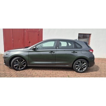 Hyundai i30  Hatchback 2023,  1.0 benzyna - Na sprzedaż za 55 800 zł - Paproć - zdjęcie 4