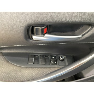 Toyota Corolla  Kombi 2022,  1.8 hybryda, automat - Na sprzedaż za 76 900 zł - Warszawa - zdjęcie 10