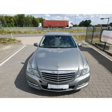 Mercedes - Benz E-klasa  Sedan/Limuzyna 2011,  2.1 diesel, automat - Na sprzedaż za 40 800 zł - Lipówki - zdjęcie 3