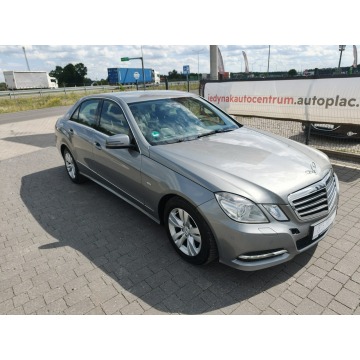 Mercedes - Benz E-klasa  Sedan/Limuzyna 2011,  2.1 diesel, automat - Na sprzedaż za 40 800 zł - Lipówki - zdjęcie 5