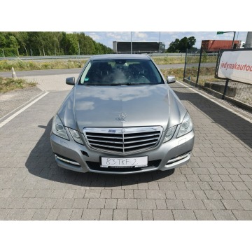 Mercedes - Benz E-klasa  Sedan/Limuzyna 2011,  2.1 diesel, automat - Na sprzedaż za 40 800 zł - Lipówki - zdjęcie 4