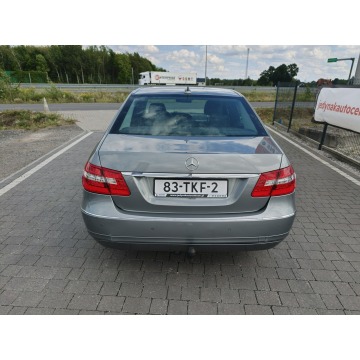 Mercedes - Benz E-klasa  Sedan/Limuzyna 2011,  2.1 diesel, automat - Na sprzedaż za 40 800 zł - Lipówki - zdjęcie 8