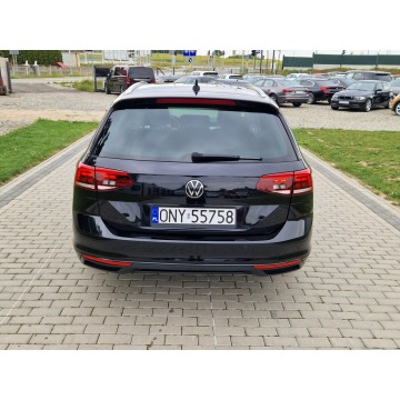 Volkswagen Passat  Kombi 2021,  2.0 diesel, automat - Na sprzedaż za 72 500 zł - Strobice - zdjęcie 7