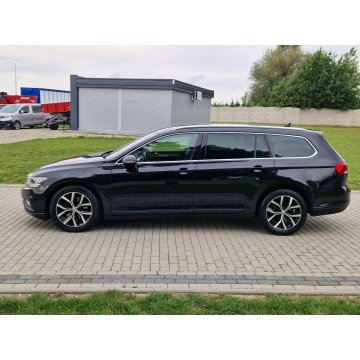 Volkswagen Passat  Kombi 2021,  2.0 diesel, automat - Na sprzedaż za 72 500 zł - Strobice - zdjęcie 3