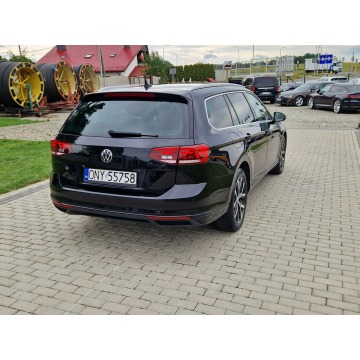 Volkswagen Passat  Kombi 2021,  2.0 diesel, automat - Na sprzedaż za 72 500 zł - Strobice - zdjęcie 11