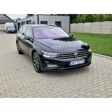 Volkswagen Passat  Kombi 2021,  2.0 diesel, automat - Na sprzedaż za 72 500 zł - Strobice - zdjęcie 9