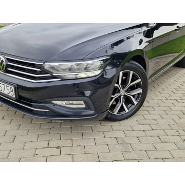 Volkswagen Passat  Kombi 2021,  2.0 diesel, automat - Na sprzedaż za 72 500 zł - Strobice - zdjęcie 12