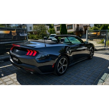 Ford Mustang  Kabriolet 2024,  2.3 benzyna, automat - Na sprzedaż za 169 900 zł - Gdynia - zdjęcie 4