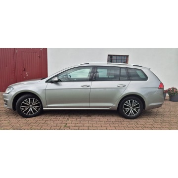 Volkswagen Golf  Kombi 2016,  1.4 benzyna - Na sprzedaż za 39 800 zł - Paproć - zdjęcie 4