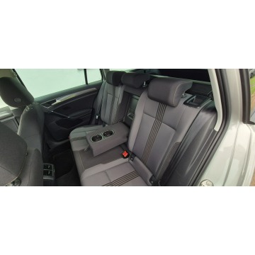 Volkswagen Golf  Kombi 2016,  1.4 benzyna - Na sprzedaż za 39 800 zł - Paproć - zdjęcie 9